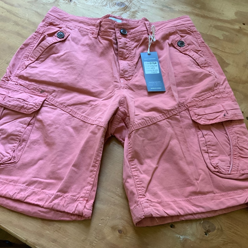 Womes casual multi pocket bermuda cargo shorts. GREAT FOR HIKING SIZE 8  $20